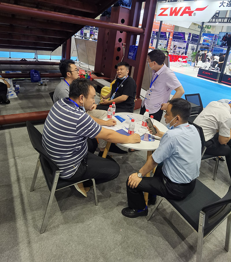 凯发k8国际首页的同事以真诚的态度认真地去对待每一位客户