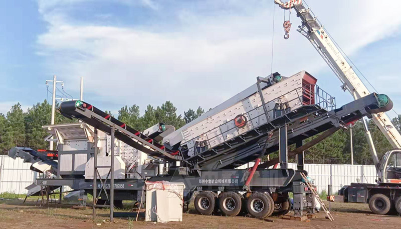 凯发k8国际首页移动破碎机生产现场