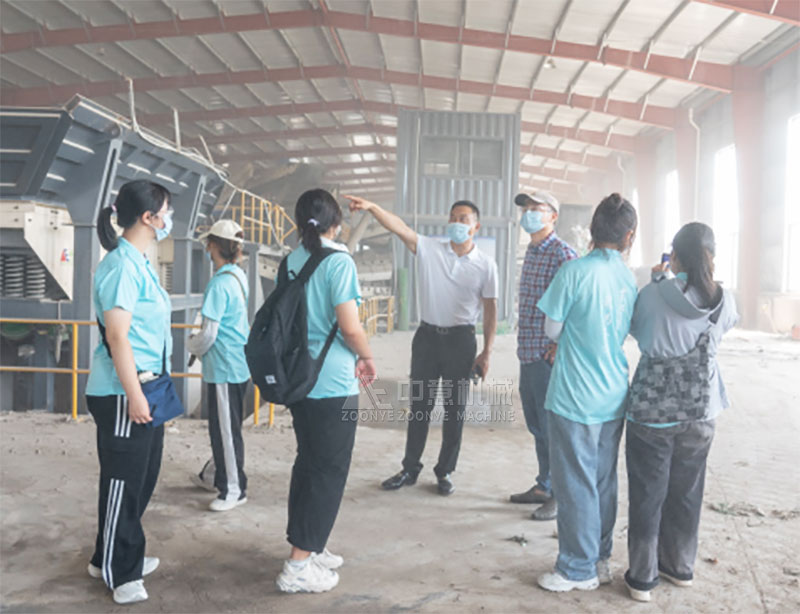 温州大学生参观装修垃圾处理厂区 温州大学生参观装修垃圾处理厂区