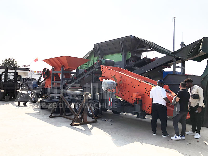 为客户讲解试机物料.jpg 为客户讲解试机物料