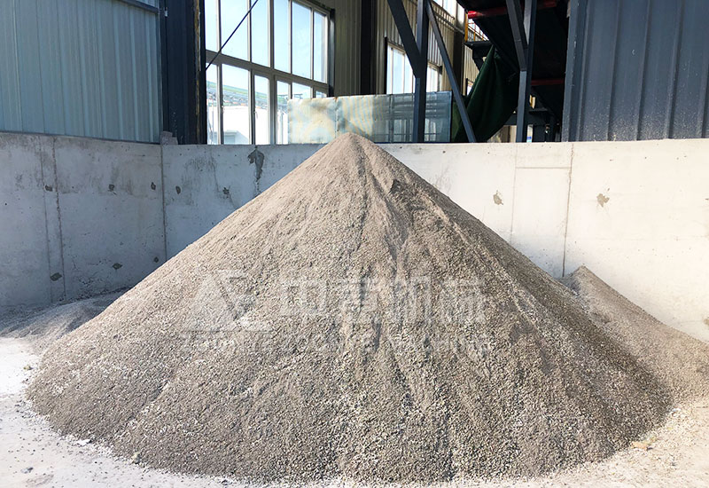 筛分出的细沙.jpg 筛分出的细沙